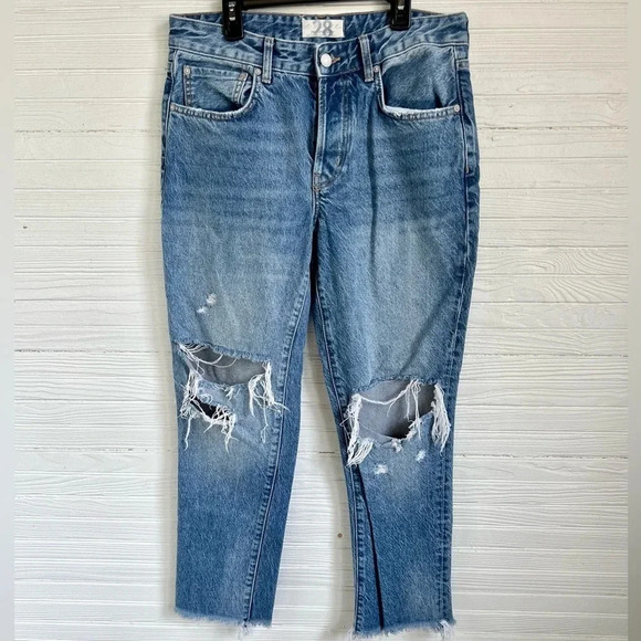 We The Free Maggie Mid Rise Distressed Jeans Button Fly Ripped Denim Size 28 - Picture 2 of 11